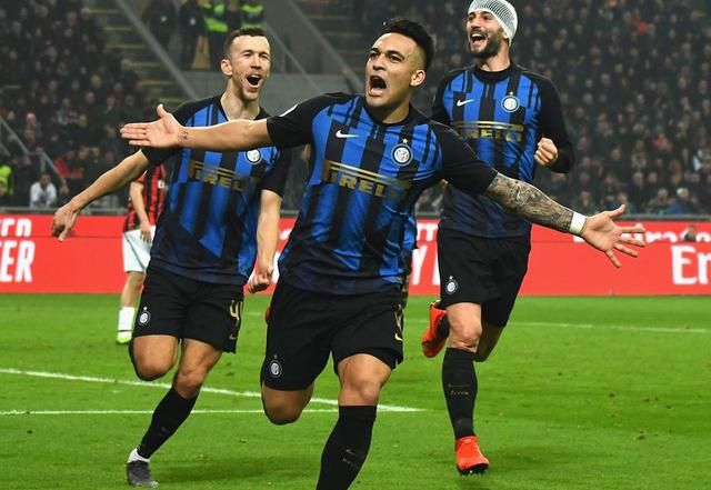 邮报评曼联近5年引援TOP30：姆伯莫第1，C罗第4，桑乔垫底（每日邮报盘点曼联过去五年30笔引援：姆伯莫居首，C罗第4，桑乔居末）