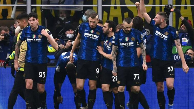 ATP总决赛第4日综述：辛纳两连胜提前晋级，谢尔顿遭逆转无缘四强（ATP年终总决赛第4日快评：辛纳两连胜锁定晋级，谢尔顿被逆转止步小组赛）