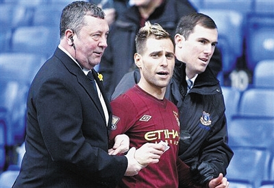 伦纳德和祖巴茨说扭转局面得靠球员！泰伦·卢：从每个人做起（伦纳德、祖巴茨称逆转关键在球员，泰伦·卢：全队从每个人做起）