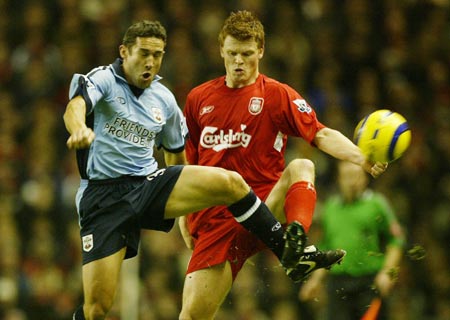 2025LPL全明星颁奖：Tarzan独获三奖，AL年度最佳俱乐部（2025LPL全明星颁奖礼：Tarzan包揽三项大奖，AL荣膺年度最佳俱乐部）