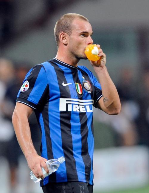 每体：为了更多上场时间，利瓦科维奇想提前离开赫罗纳（每体：为争取更多出场时间，利瓦科维奇有意提前离队赫罗纳）