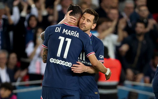 同样是前锋，差距太明显（同为前锋，高下立判）