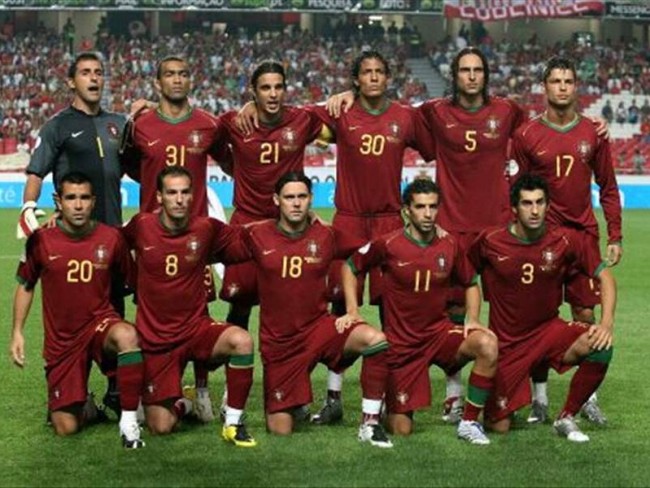 从手足无措到游刃有余，齐达内在公园学着踢毽子（齐达内公园踢毽子：从生疏到娴熟）