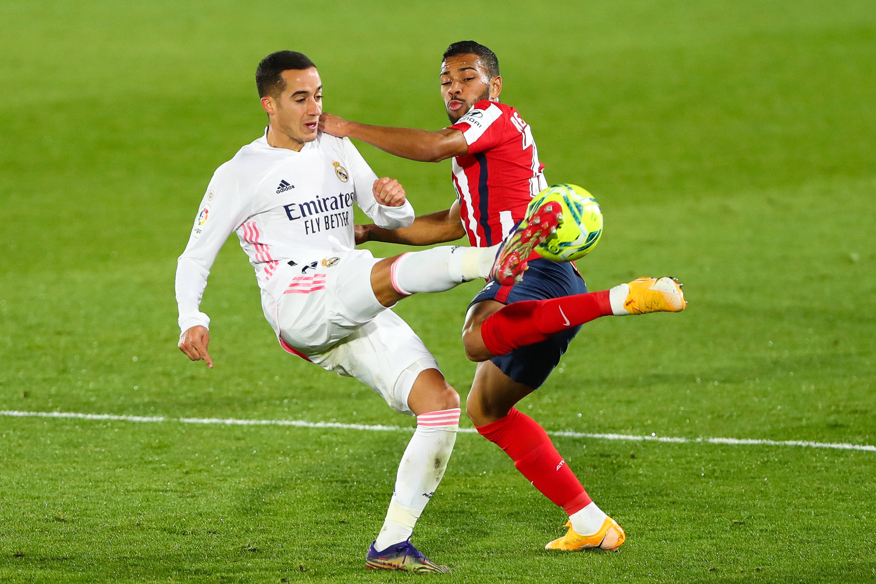 替补球员关键时刻得分逆转比赛（替补发威关键得分助队逆转取胜）