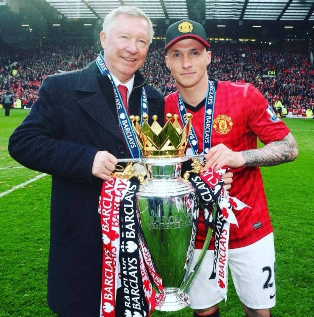 什琴斯尼缺阵，特尔施特根回归！巴萨对阵奥萨苏纳前的门将危机与希望（特尔施特根复出、什琴斯尼缺席：巴萨战奥萨苏纳前的门将危机与曙光）