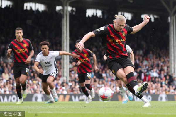 法兰克福主帅：因头球输比赛令人懊恼，遗憾上半场没进第二球（法兰克福主帅：头球失守令人懊恼，遗憾半场未能再下一城）